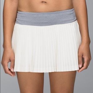 Lululemon pleat to skirt (white heathered slate)